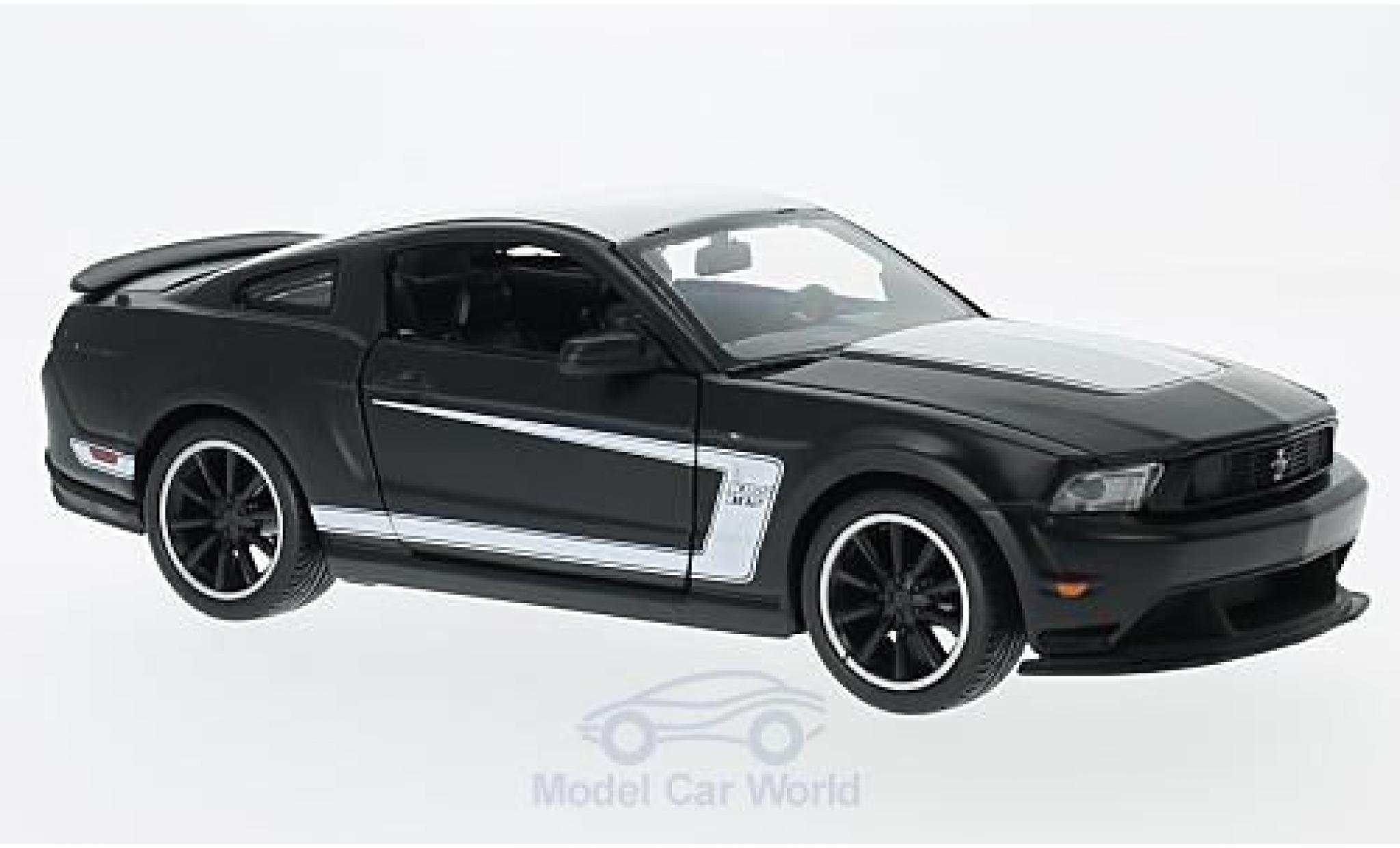 Ford Mustang 1/24 Maisto Boss 302 matt-zwart/wit modelauto