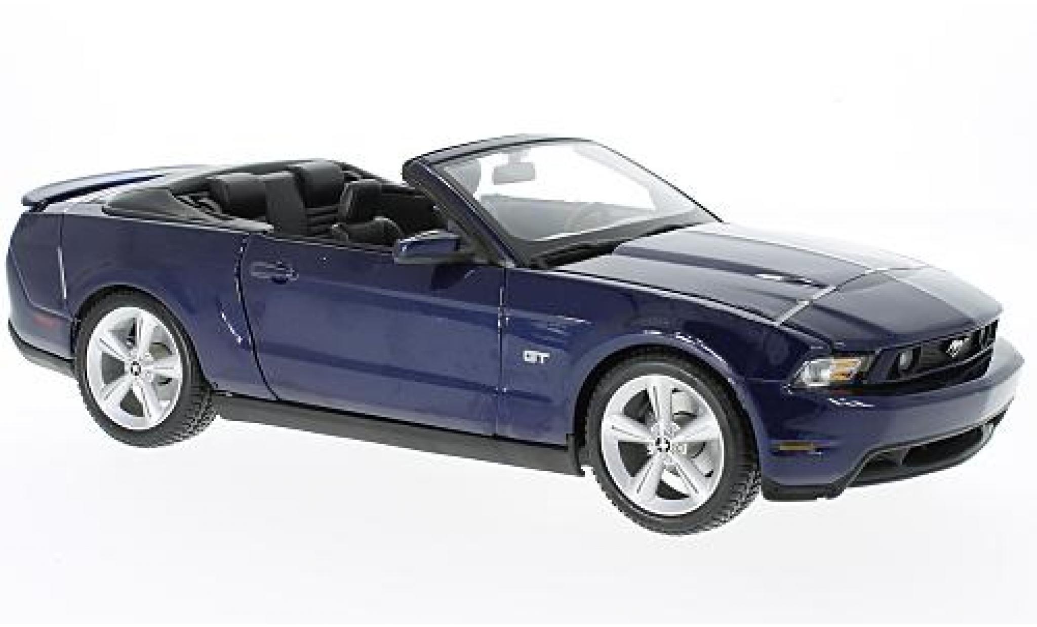 Ford Mustang 1/18 Maisto GT Cabriolet metallic blauw 2010 modelauto