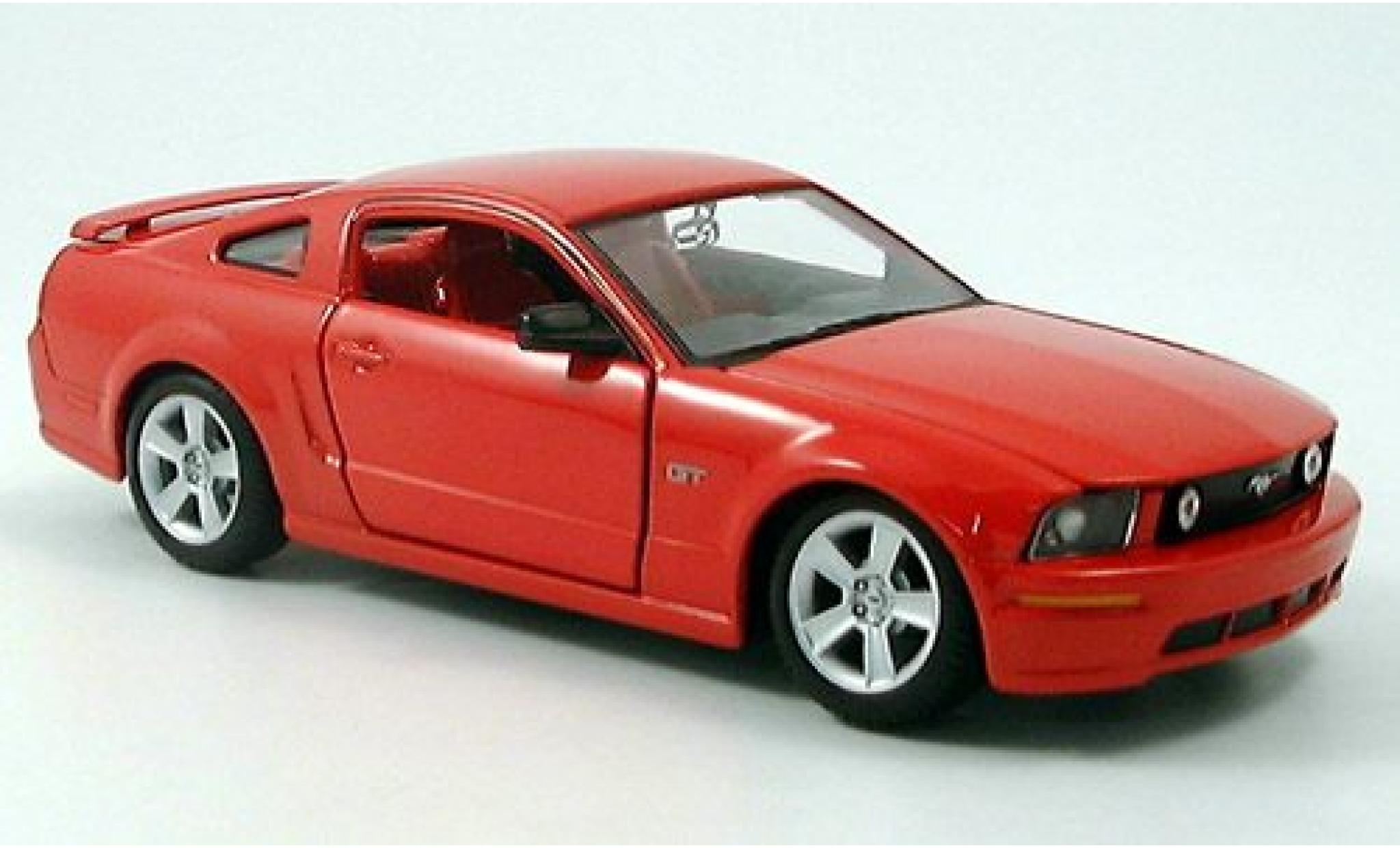 Ford Mustang 1/24 Maisto GT Coupe rood 2006 modelauto