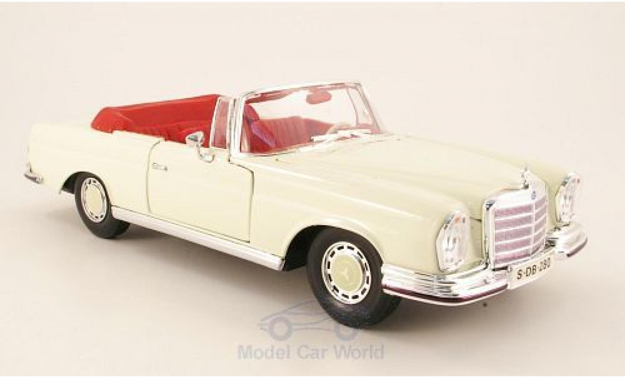 Mercedes 280 SE 1/18 Maisto SE (W111) Cabriolet beige 1966 modelauto