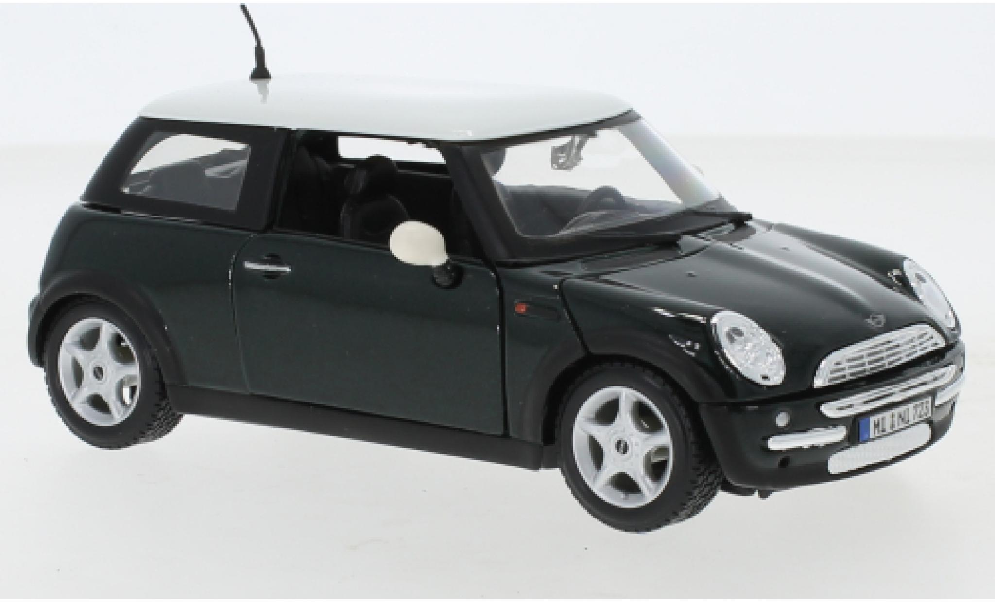 Mini Cooper 1/24 Maisto metallic groen/wit modelauto