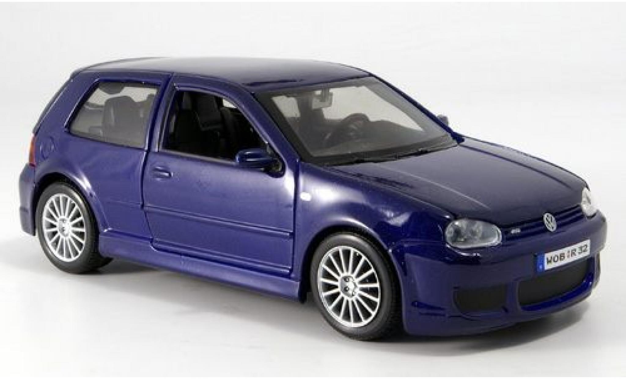 Volkswagen Golf 1/24 Maisto IV R32 blauw 2006 sans Vitrine modelauto