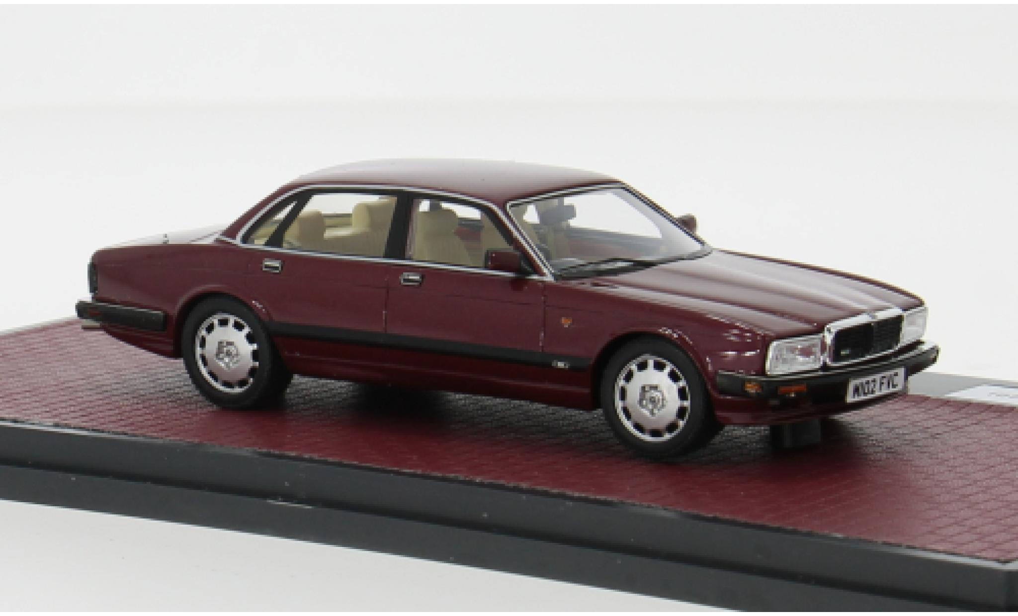 Jaguar XJ 1/43 Matrix R (40) rood 1991 1:43 modelauto