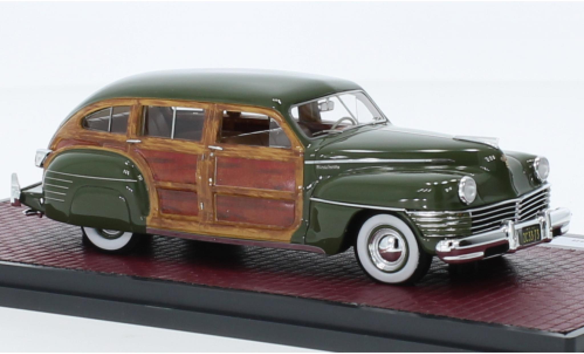 Chrysler Town & Country 1/43 Matrix Wagon groen/optique de bois 1942 modelauto