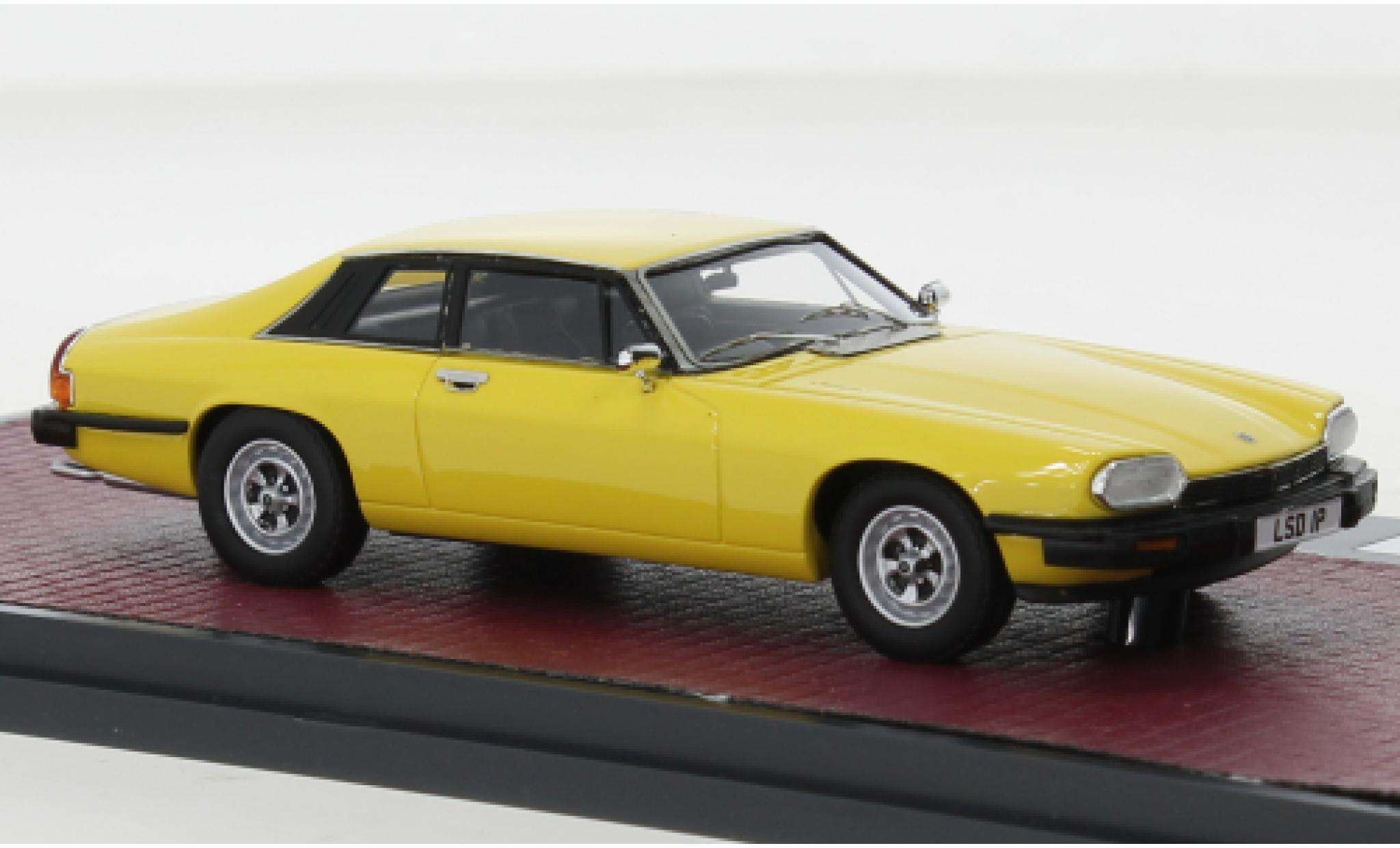 Jaguar XJ 1/43 Matrix -S geel RHD 1969 modelauto