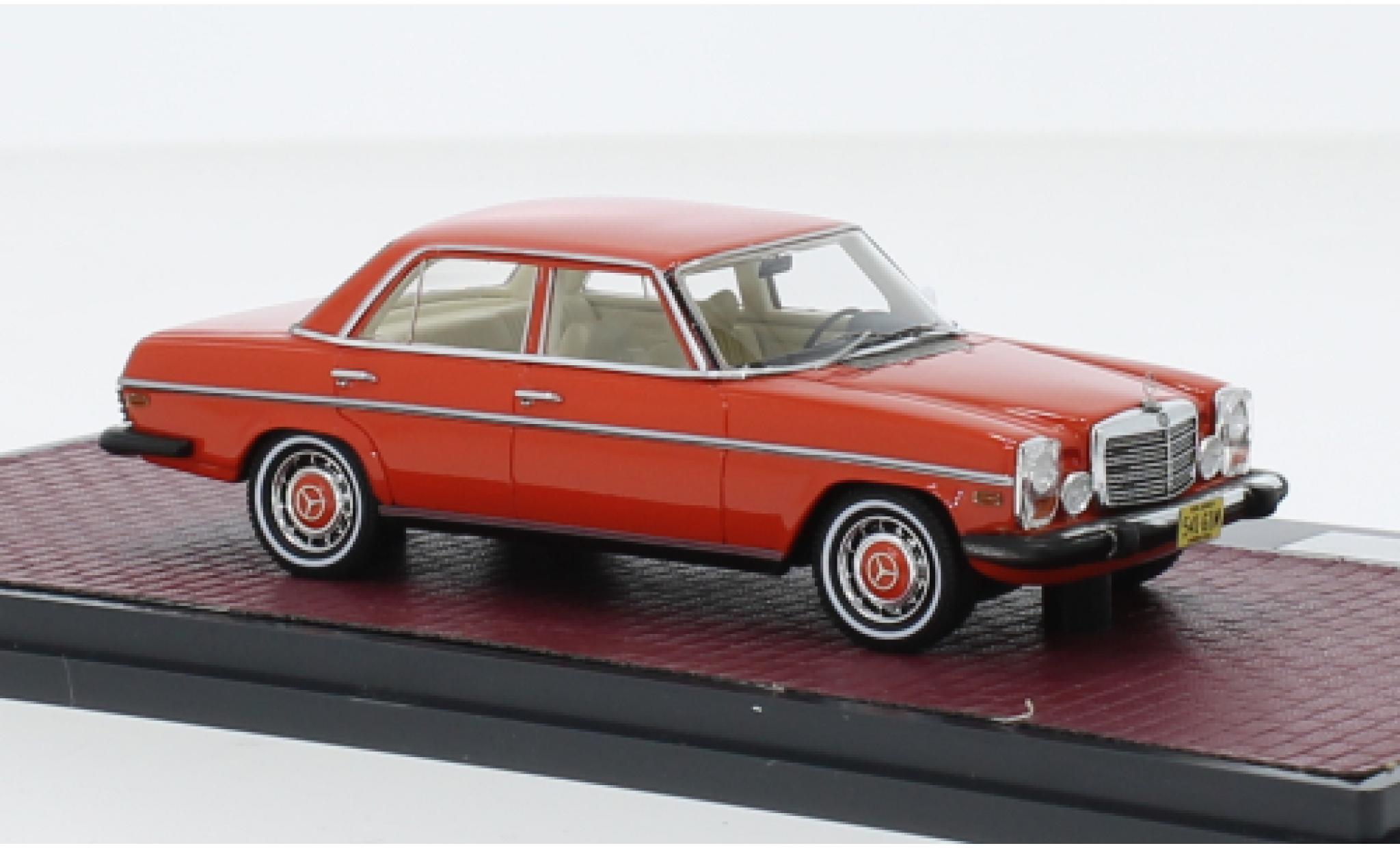 Mercedes CLA 1/43 Matrix 300D (W115) rood clair 1974 modelauto