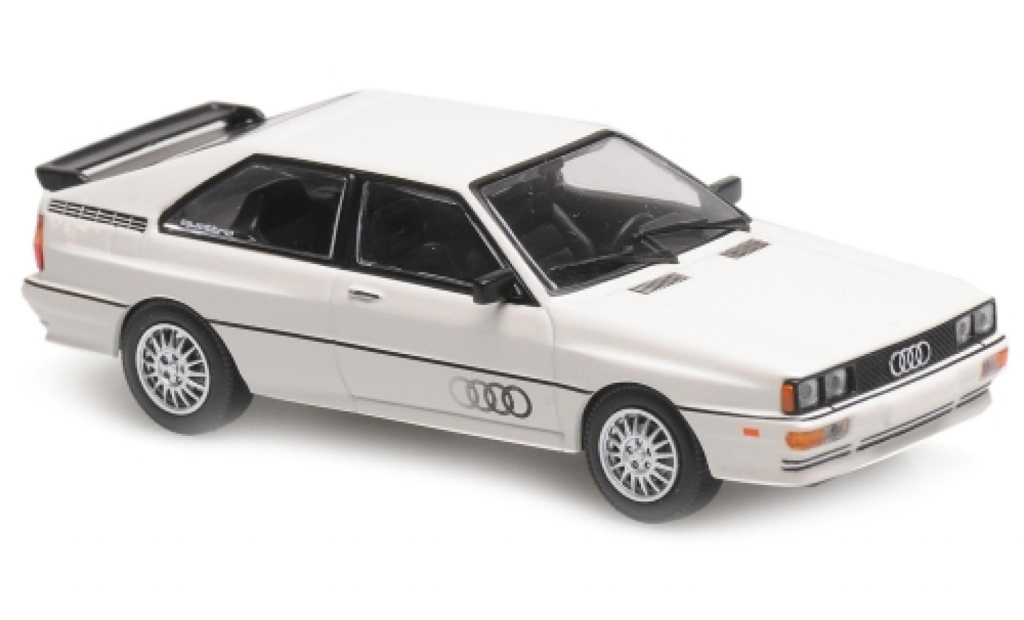 Audi Quattro 1/43 Maxichamps wit/Dekor 1980 modelauto