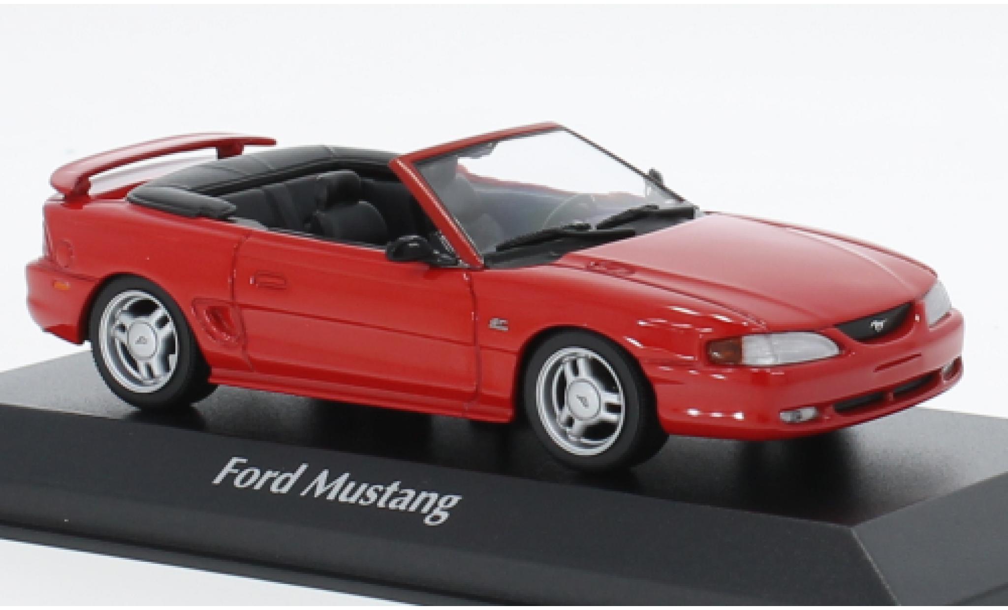 Ford Mustang 1/43 Maxichamps Cabriolet rood 1994 modelauto