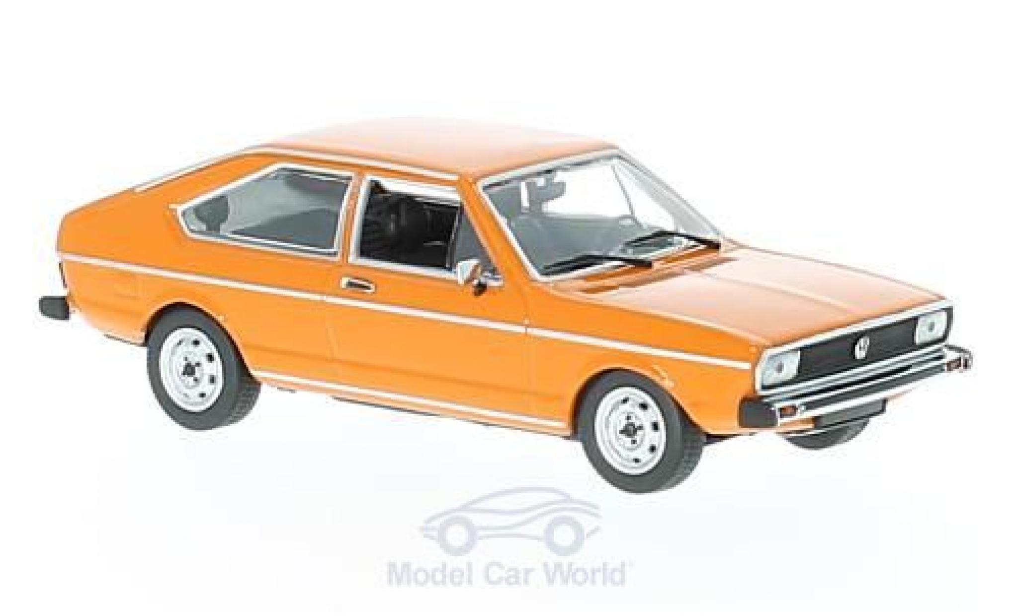 Volkswagen Passat 1/43 Maxichamps oranje 1975 modelauto
