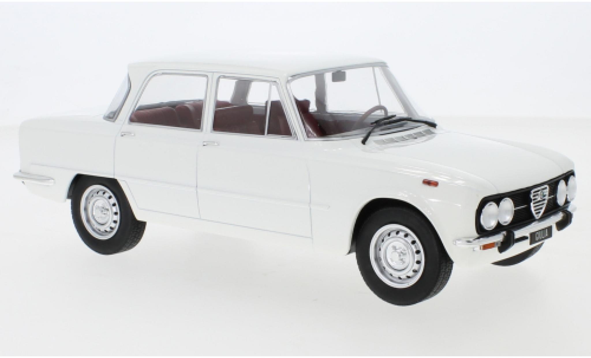 Alfa Romeo Giulia 1/18 MCG Nuova Super wit 1974 modelauto