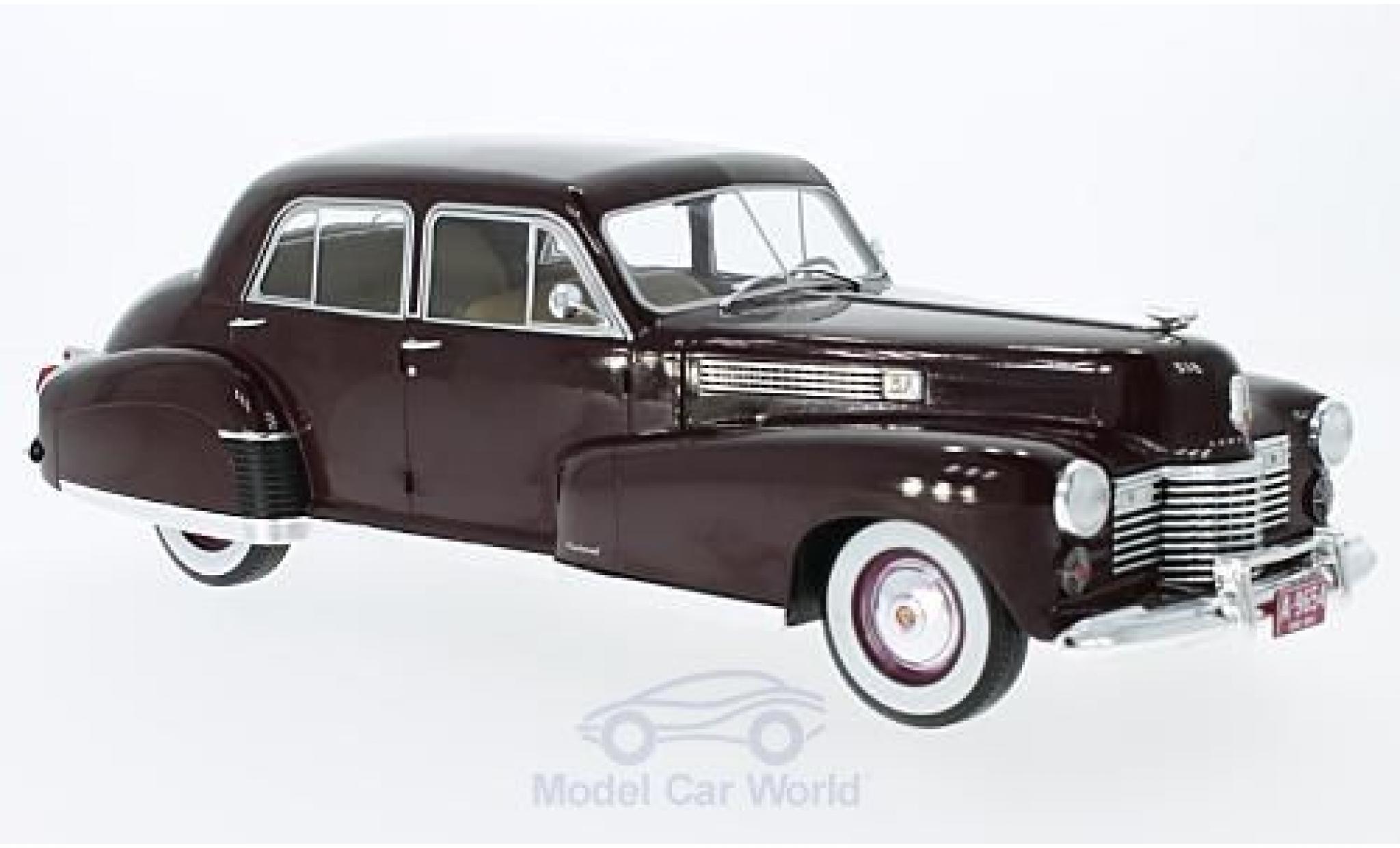 Cadillac Fleetwood 1/18 MCG Series 60 Special Sedan rood 1941 modelauto