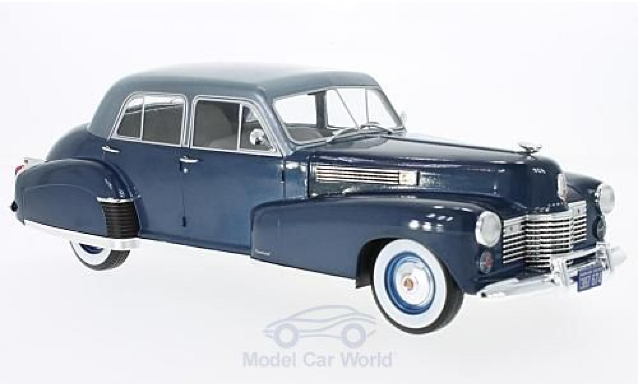 Cadillac Fleetwood 1/18 MCG Series 60 Special Sedan metallic blauw/metallic blauw 1941 modelauto
