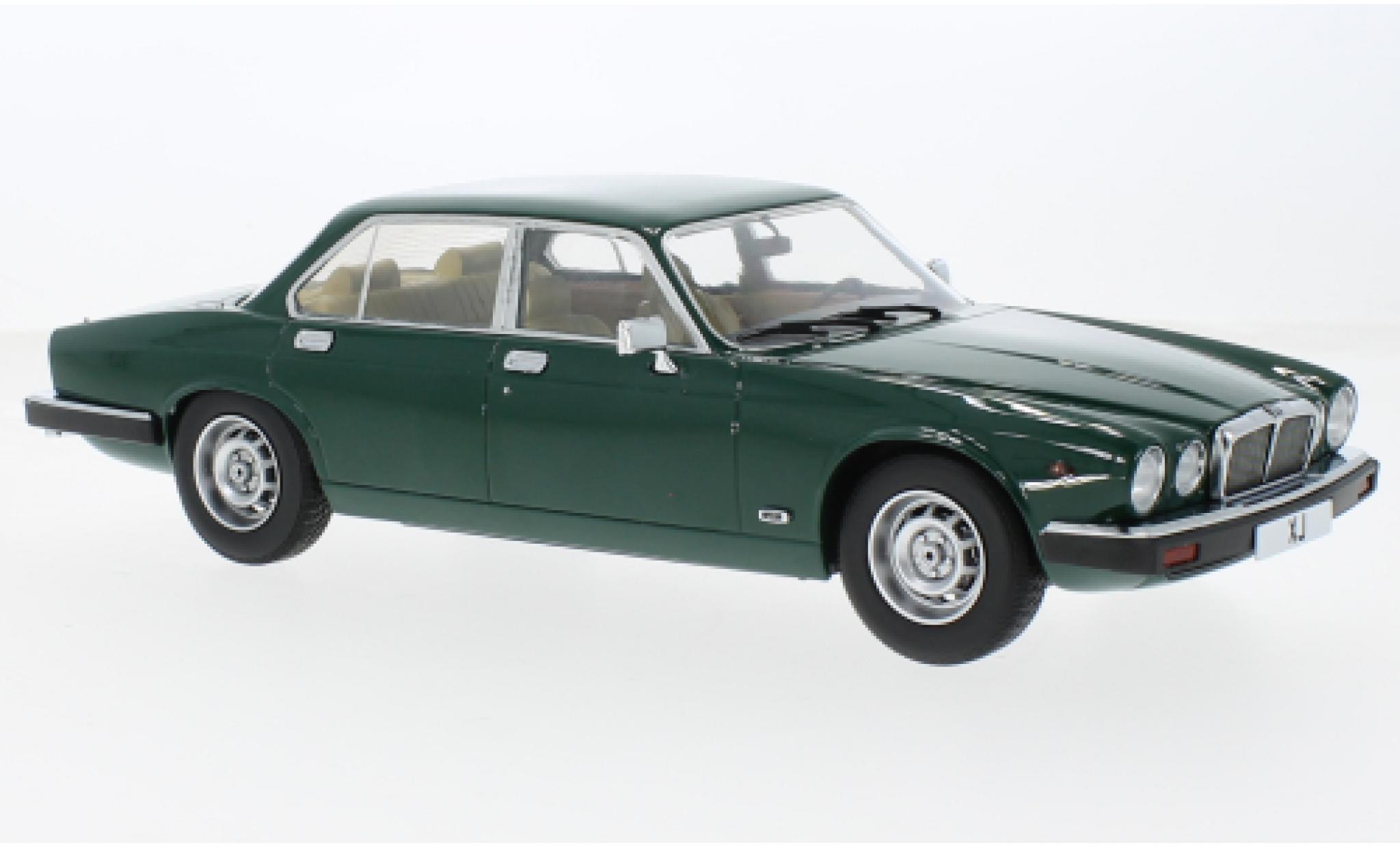 Jaguar XJ 1/18 MCG Series III groen 1979 1:18 modelauto