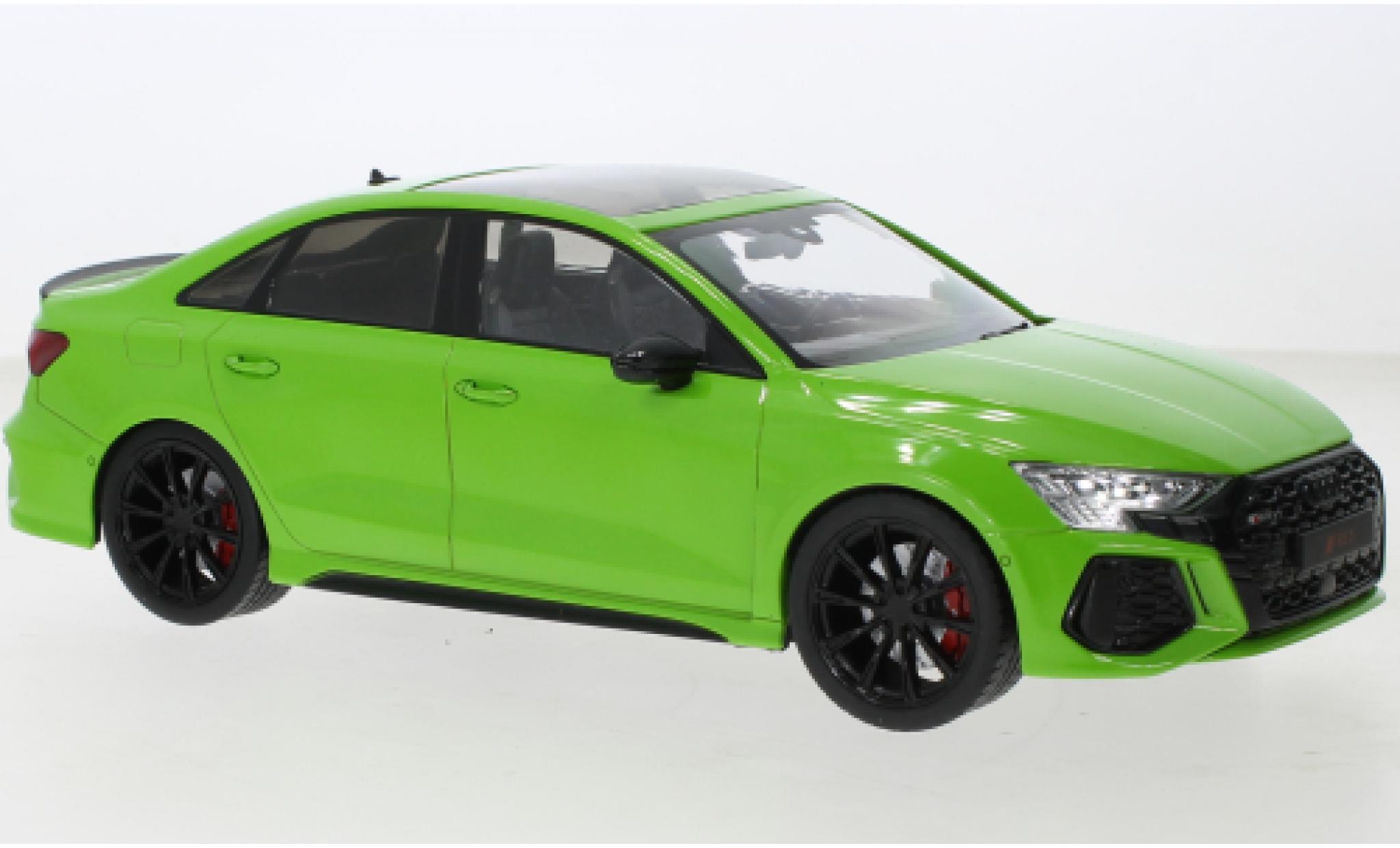 Audi RS3 1/18 MCG Sedan metallic la chaux 2022 modelauto