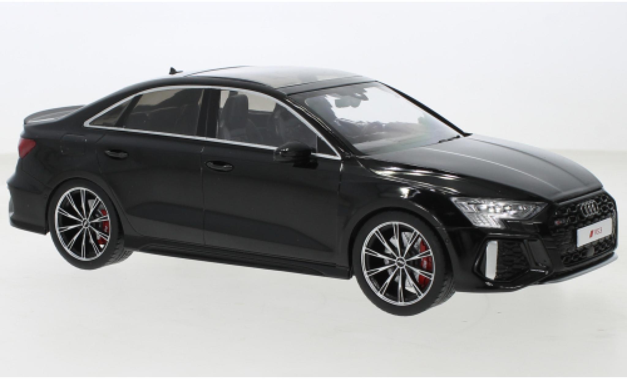 Audi RS3 1/18 MCG Sedan zwart 2022 modelauto