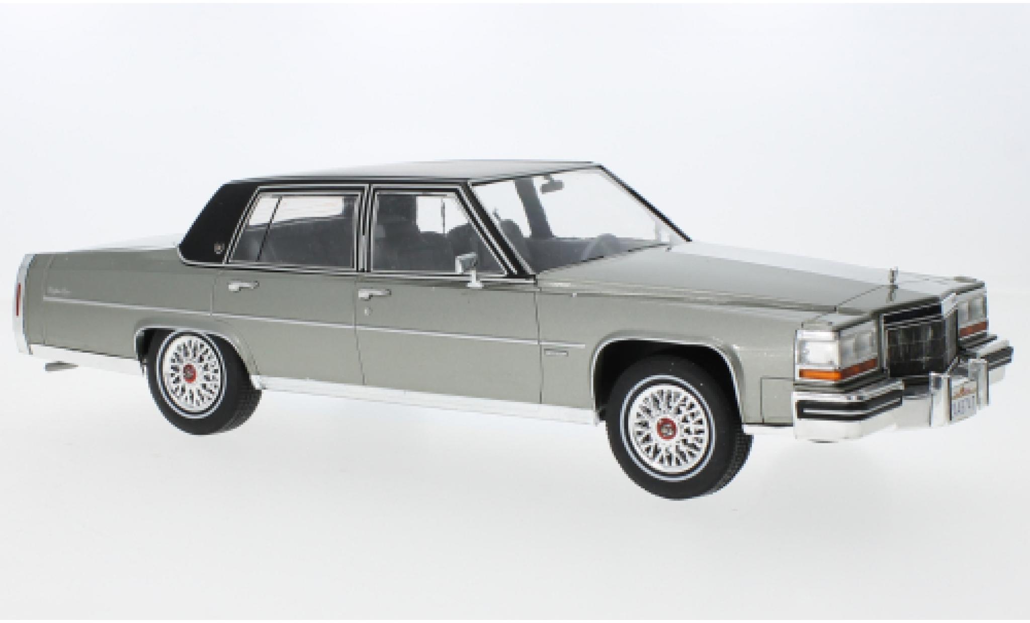 Cadillac Fleetwood 1/18 MCG Brougham metallic grijs 1982 modelauto