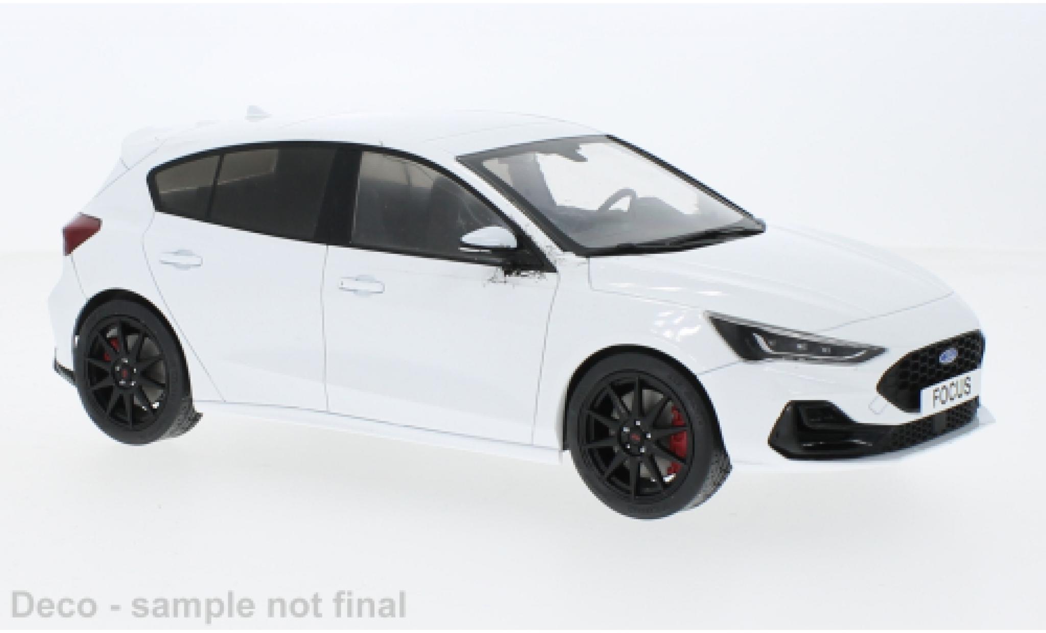 Ford Focus 1/18 MCG ST Track Pack wit 2022 modelauto