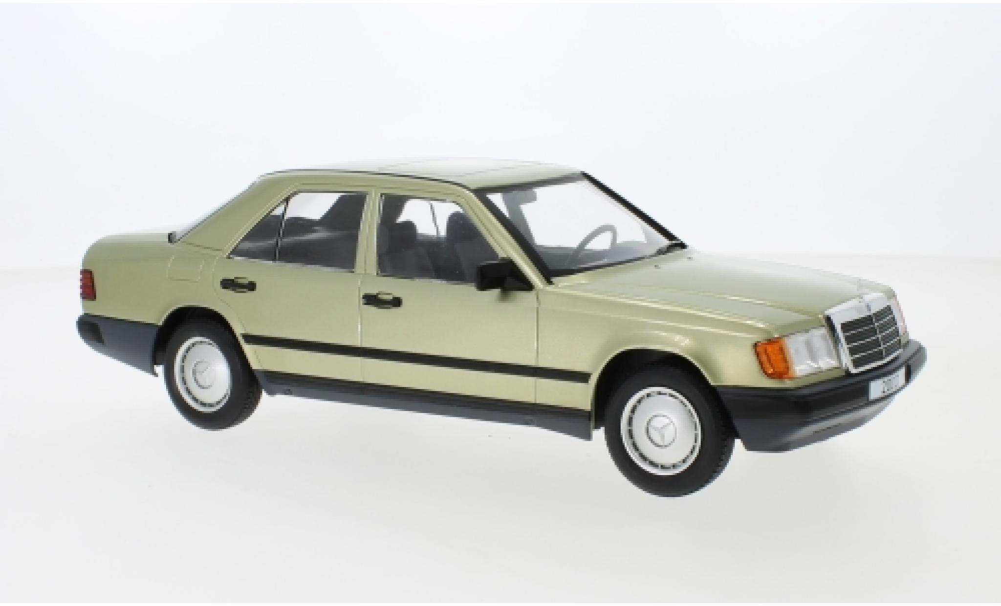 Mercedes 200 1/18 MCG D (W124) metallic groen 1984 modelauto