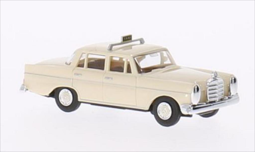 Mercedes 220 1/87 Busch  modelauto