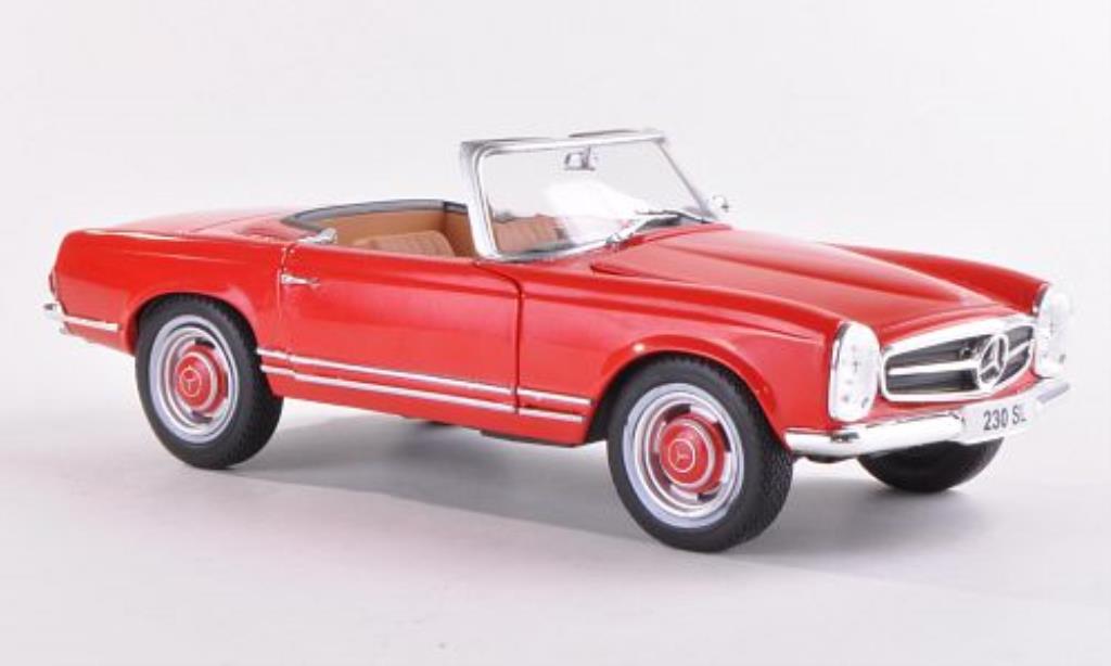Mercedes 230 SL 1/24 WhiteBox SL (W113) rood 1965 modelauto