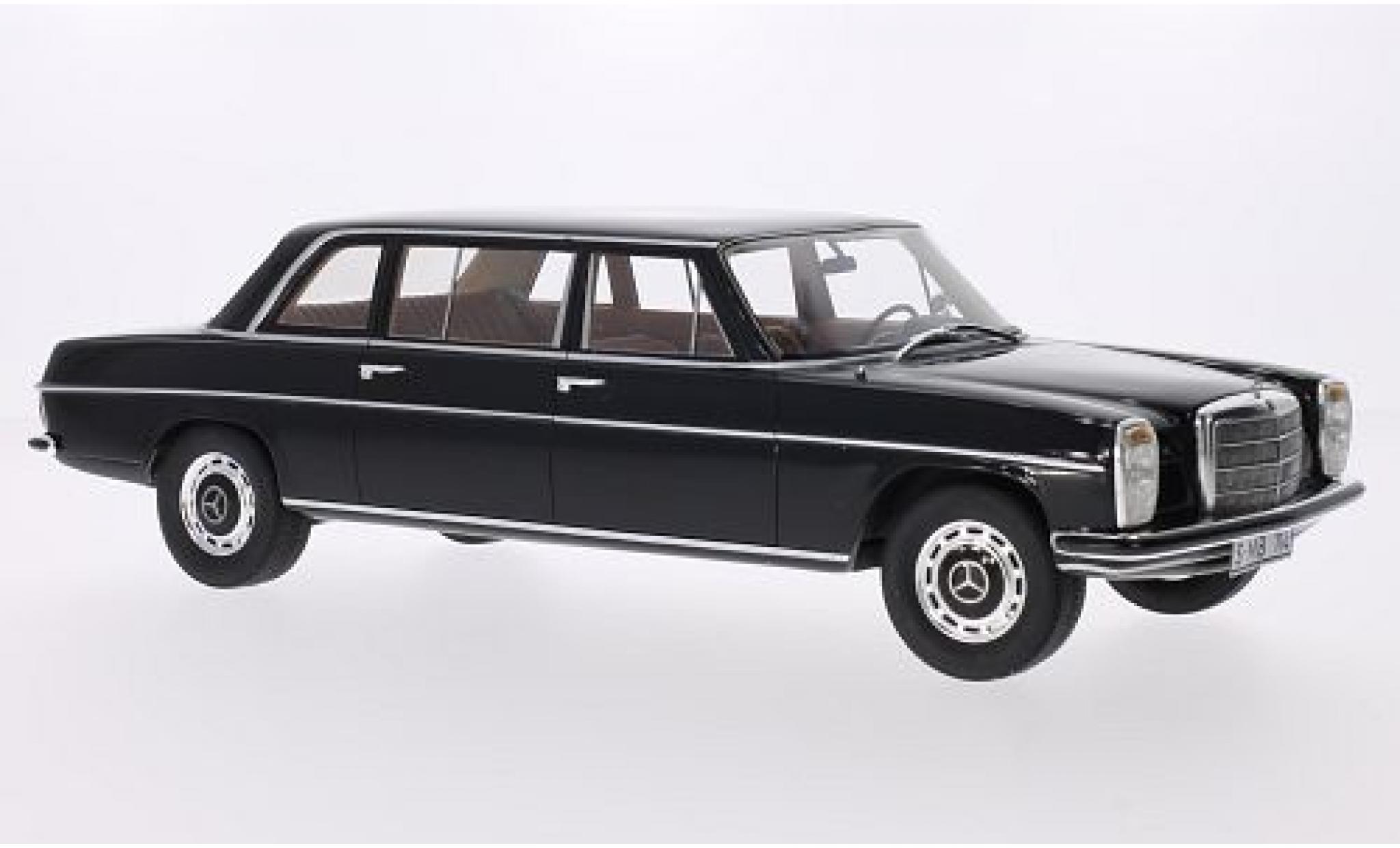 Mercedes 230 1/18 Cult Scale Models (V114 lang zwart Cult Scale Mo 1:18 modelauto