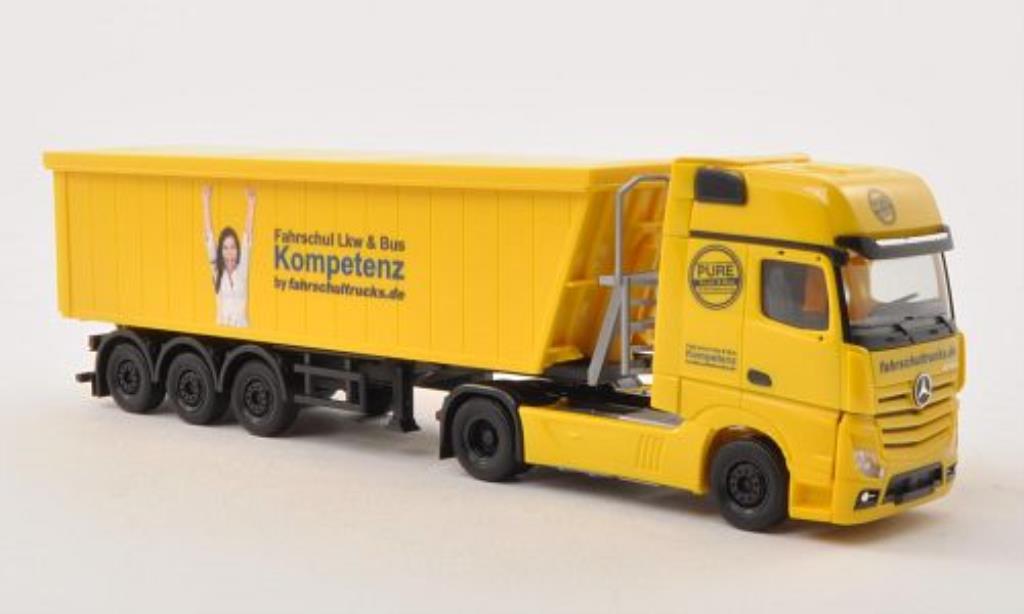 Mercedes Actros 1/87 Herpa Gigaspace Fahrschultrucks.de Stoffel-Liner-SZ modelauto
