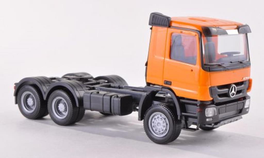 Mercedes Actros 1/87 Herpa M 08 Allrad-Zugmaschine oranje modelauto