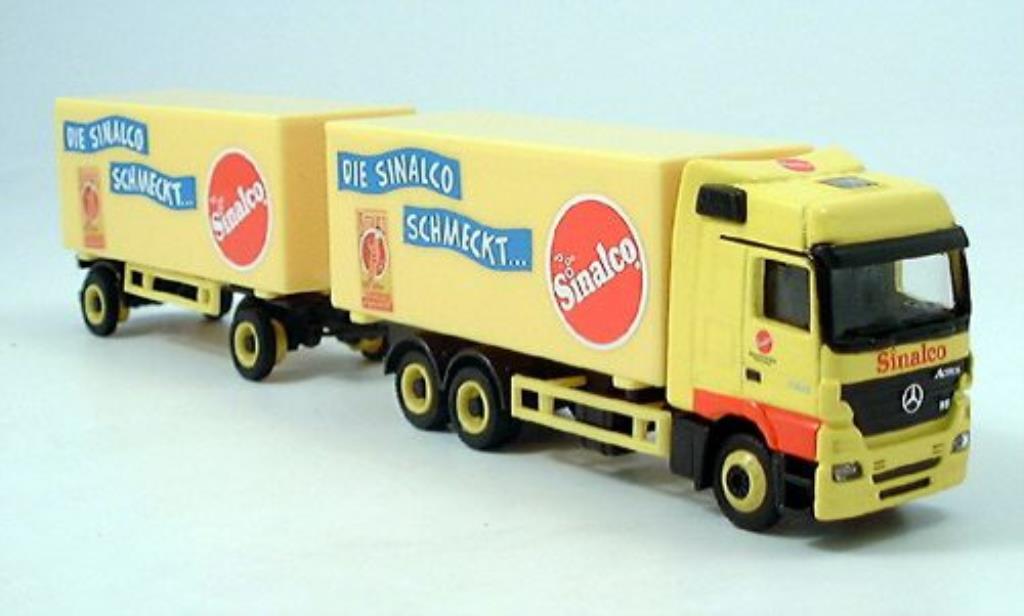 Mercedes Actros 1/87 Schuco V8 Sinalco modelauto