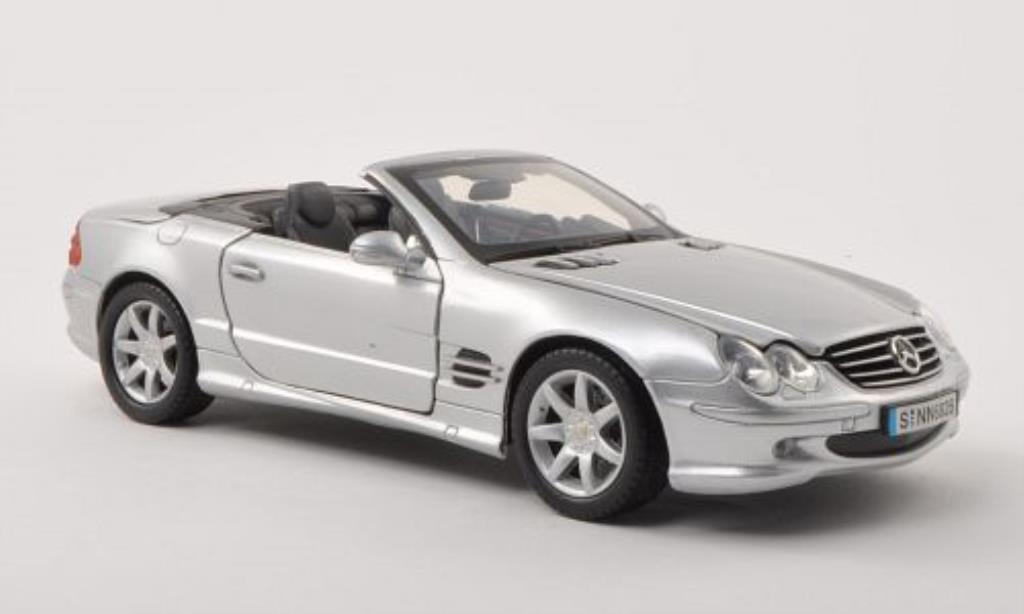 Mercedes Classe SL 500 1/18 Motormax 500 (R230) grijs mit Klappverdeck 2002 modelauto
