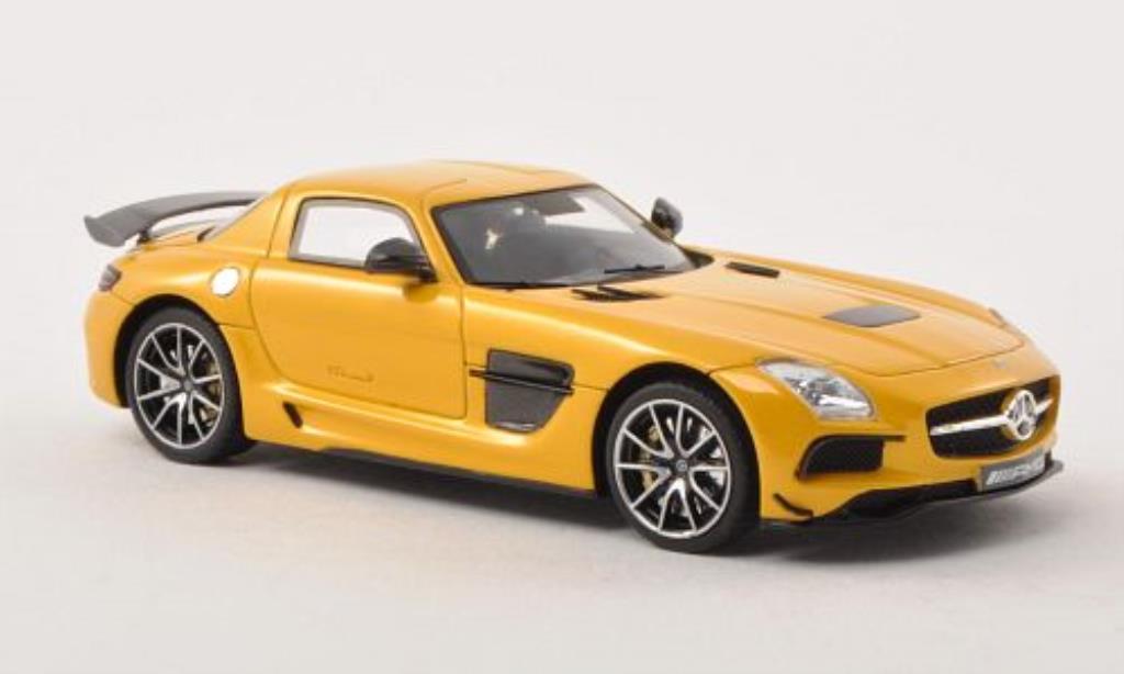 Mercedes SLS 1/43 Minichamps AMG Black Series (C197) geel 2013 modelauto