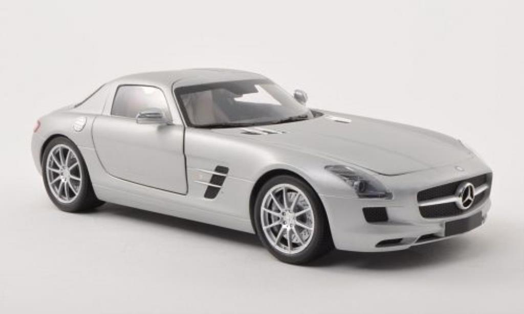 Mercedes SLS 1/18 Minichamps AMG (C197) matt-grijs 2010 modelauto