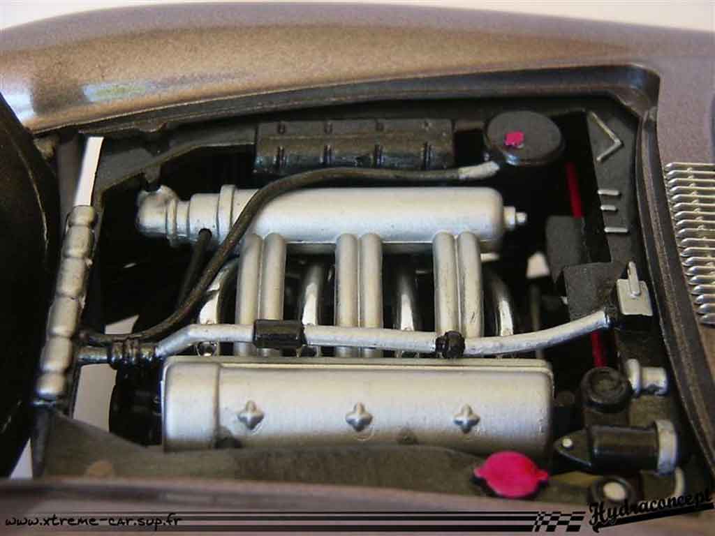 Mercedes 300 Base finition interieure et exterieure 1/18 Burago
