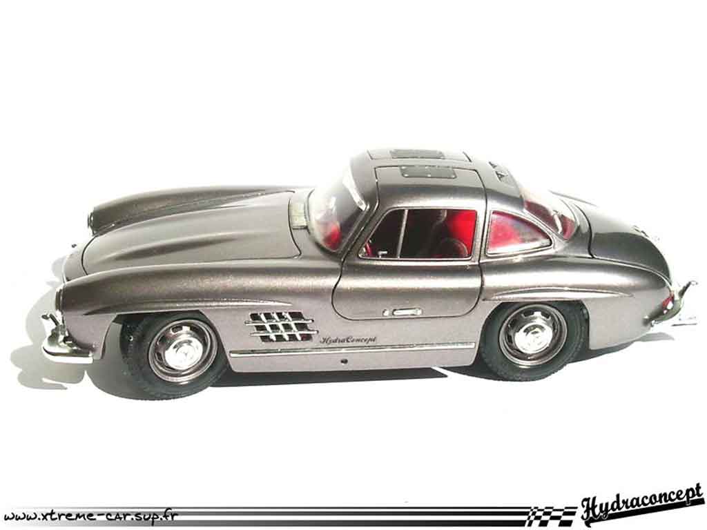 Mercedes 300 Base finition interieure et exterieure 1/18 Burago