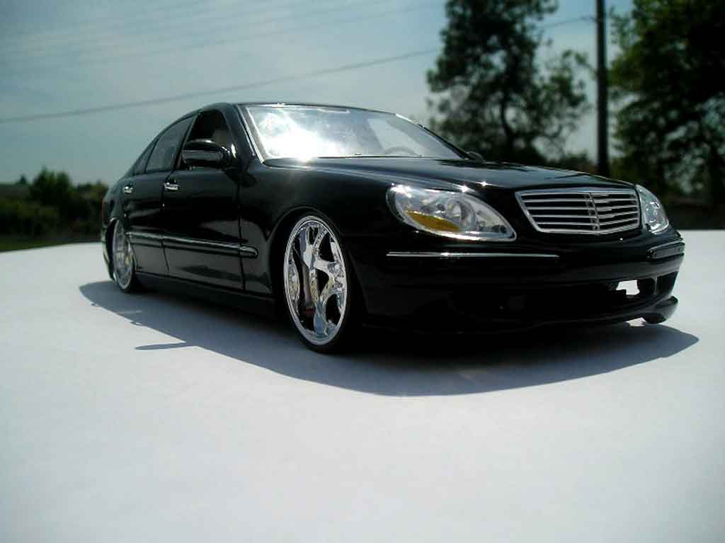 Mercedes Classe S 500 1/18 Maisto 500 dub zwart jantes chromees 18 pouces modelauto