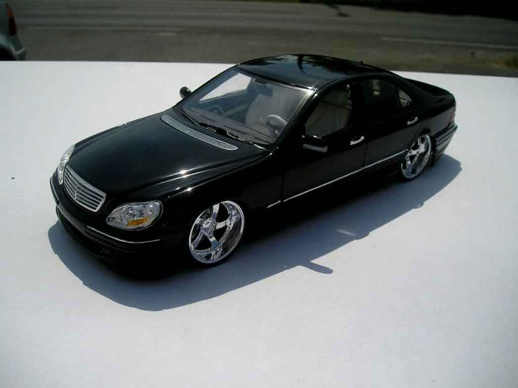 Mercedes Classe S 500 dub zwart jantes chromees 18 pouces 1/18 Maisto