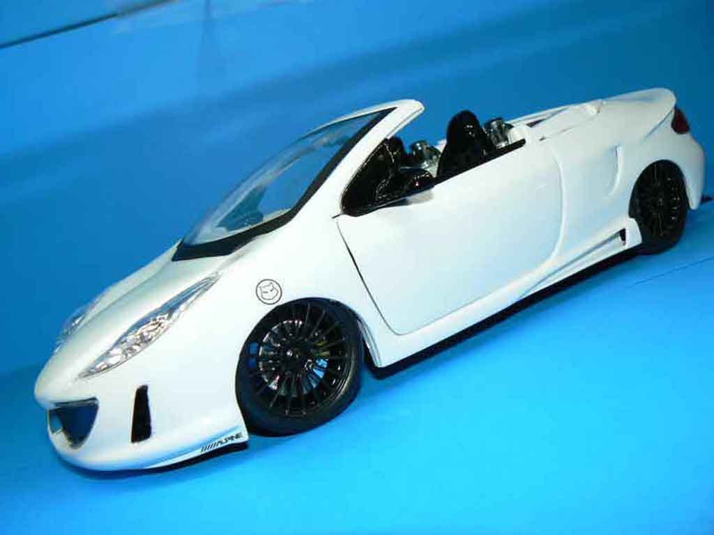 Peugeot 307 CC concept car 1/18 Solido