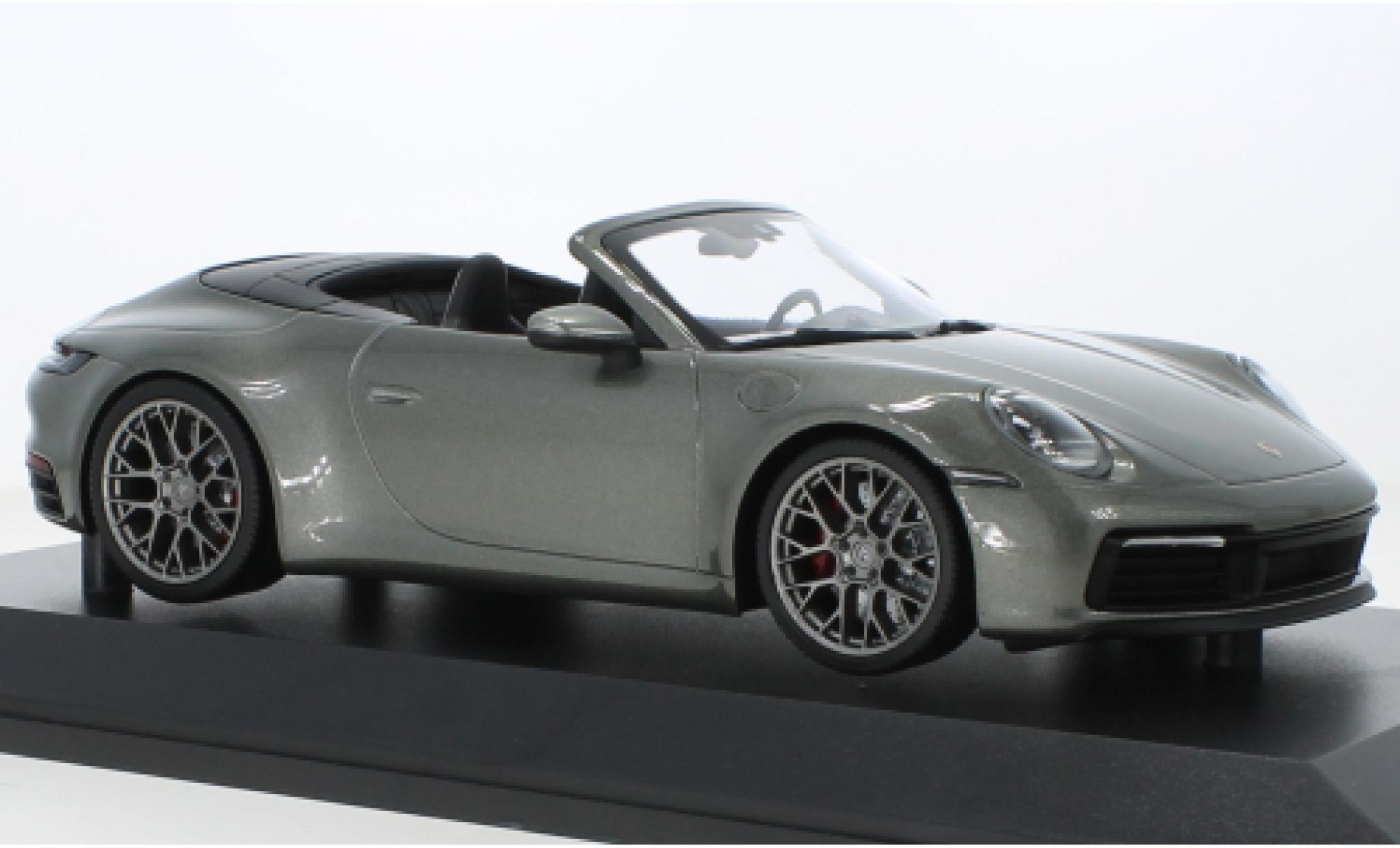 Porsche 992 4S 1/18 Minichamps 911  Carrera Cabriolet metallic groen 2019 modelauto