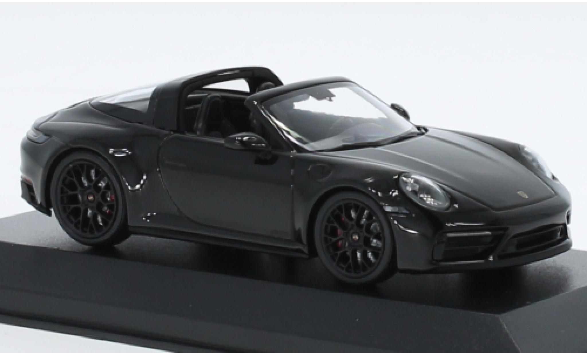 Porsche 992 Targa 1/18 Minichamps 911  4 GTS zwart 2021 modelauto