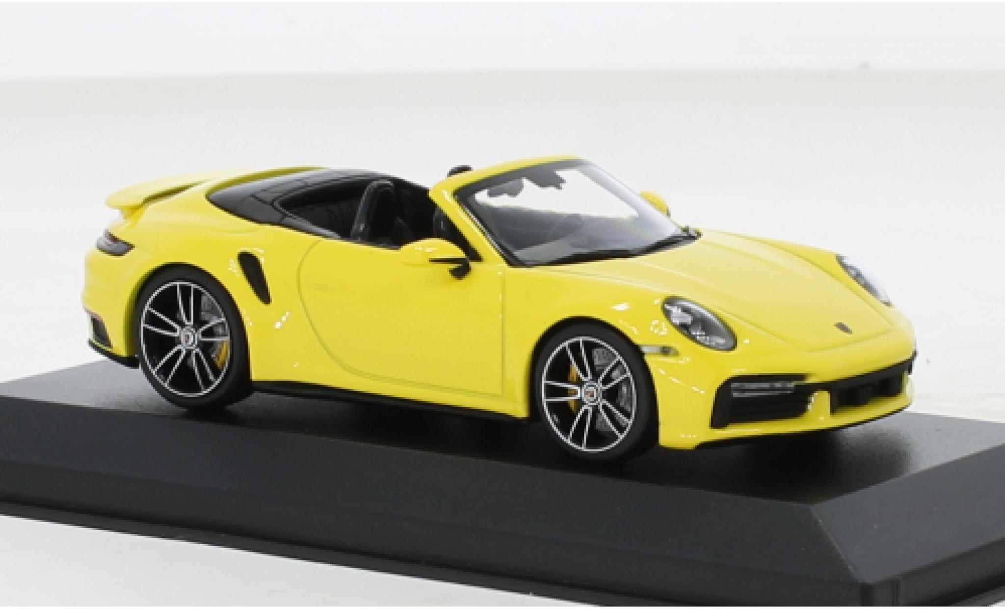 Porsche 992 Turbo s 1/43 Minichamps 911  Turbo S Cabriolet geel 2020 modelauto