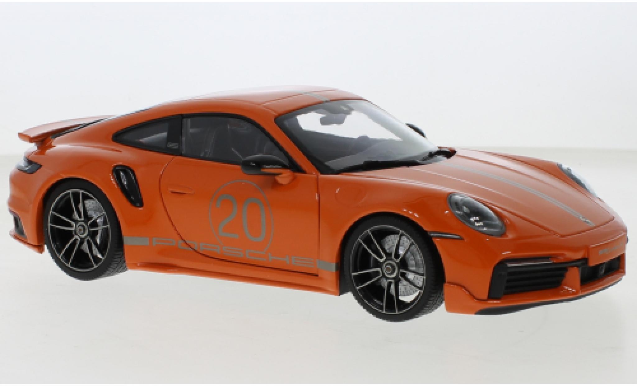 Porsche 992 Turbo s 1/18 Minichamps 911  Turbo S Sport Design oranje 2021 modelauto