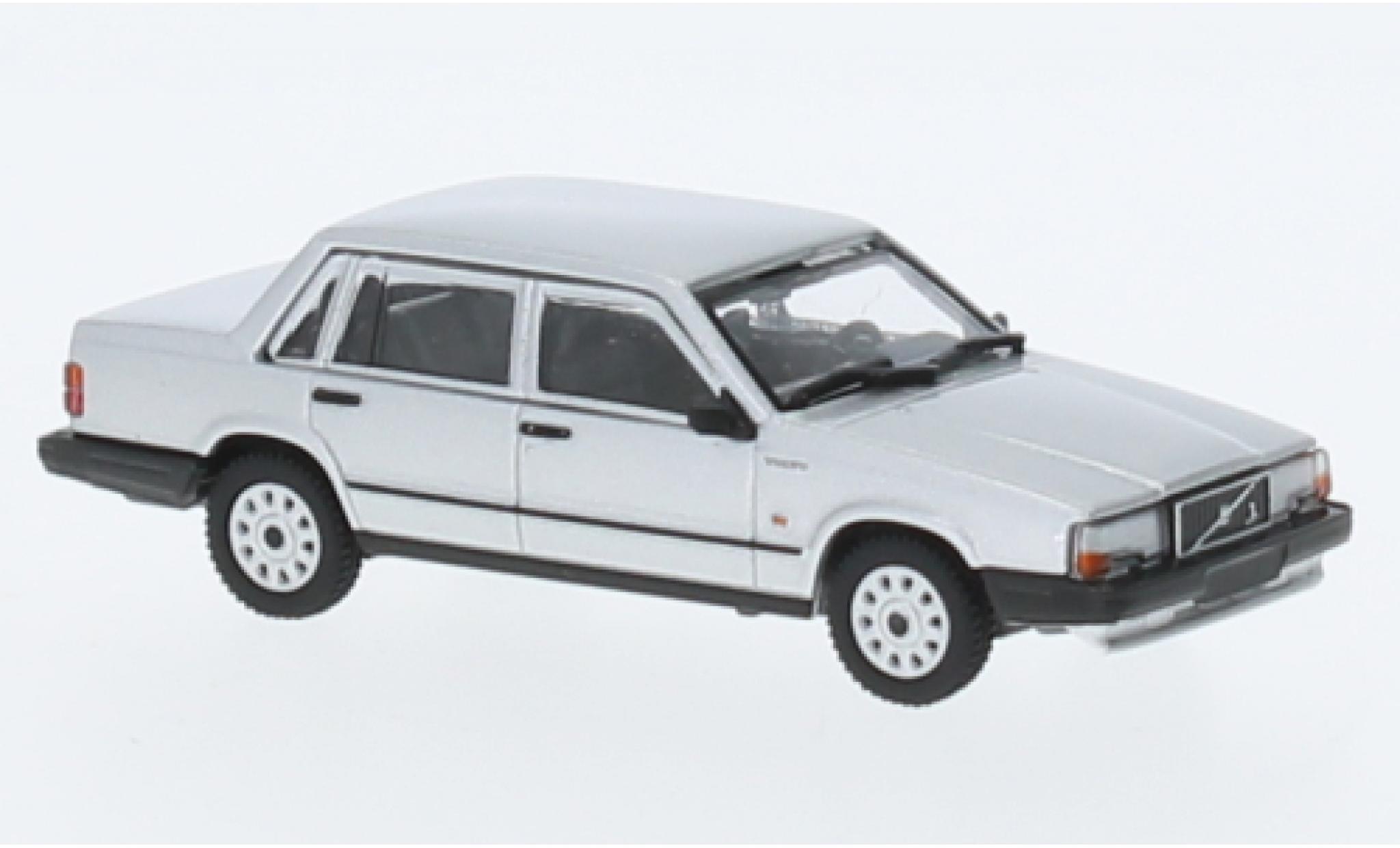 Volvo 740 1/87 Minichamps GL d 1986 modelauto