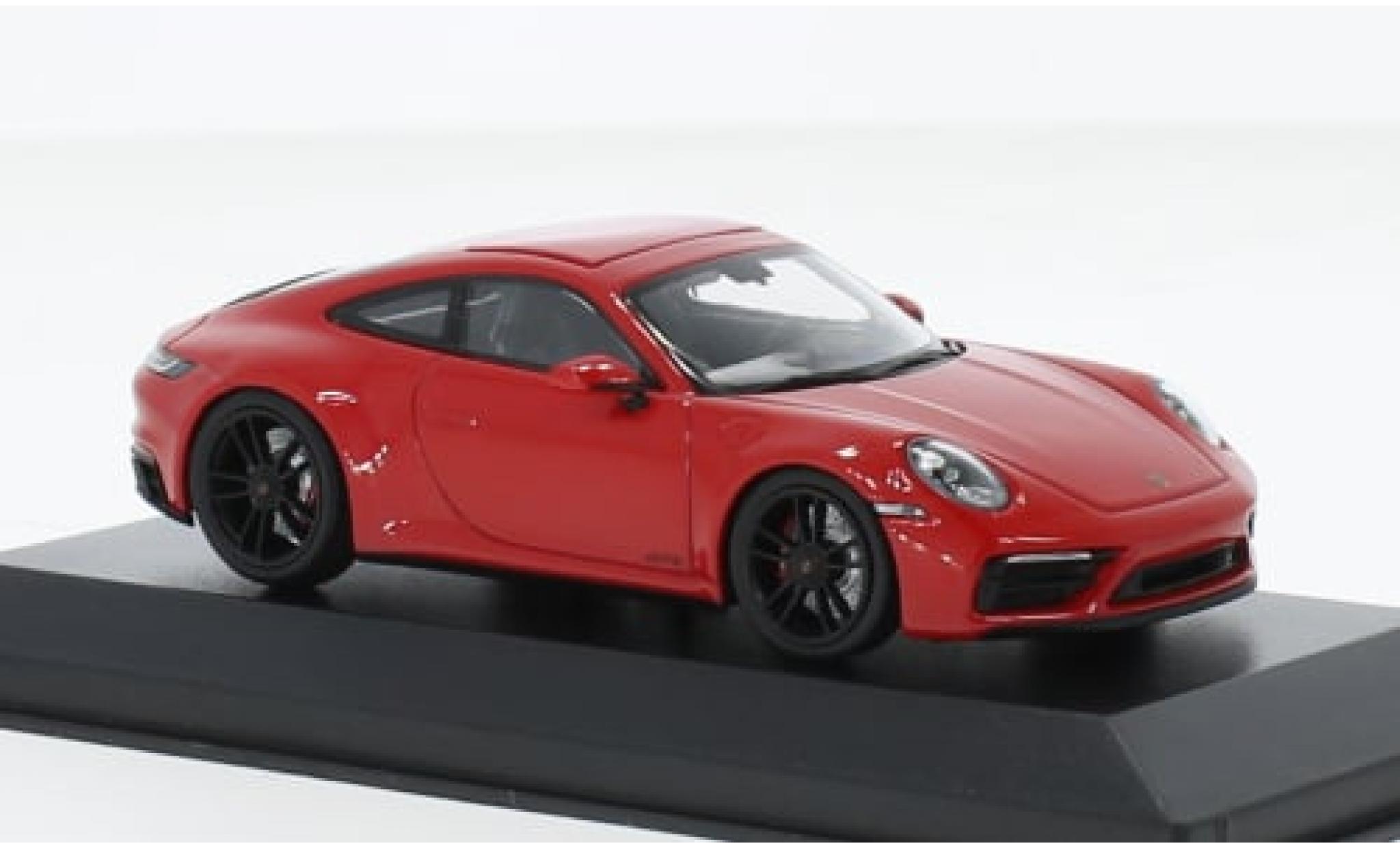 Porsche 992 GTS 1/43 Minichamps 911  Carrera 4 rood 2019 1:43 modelauto