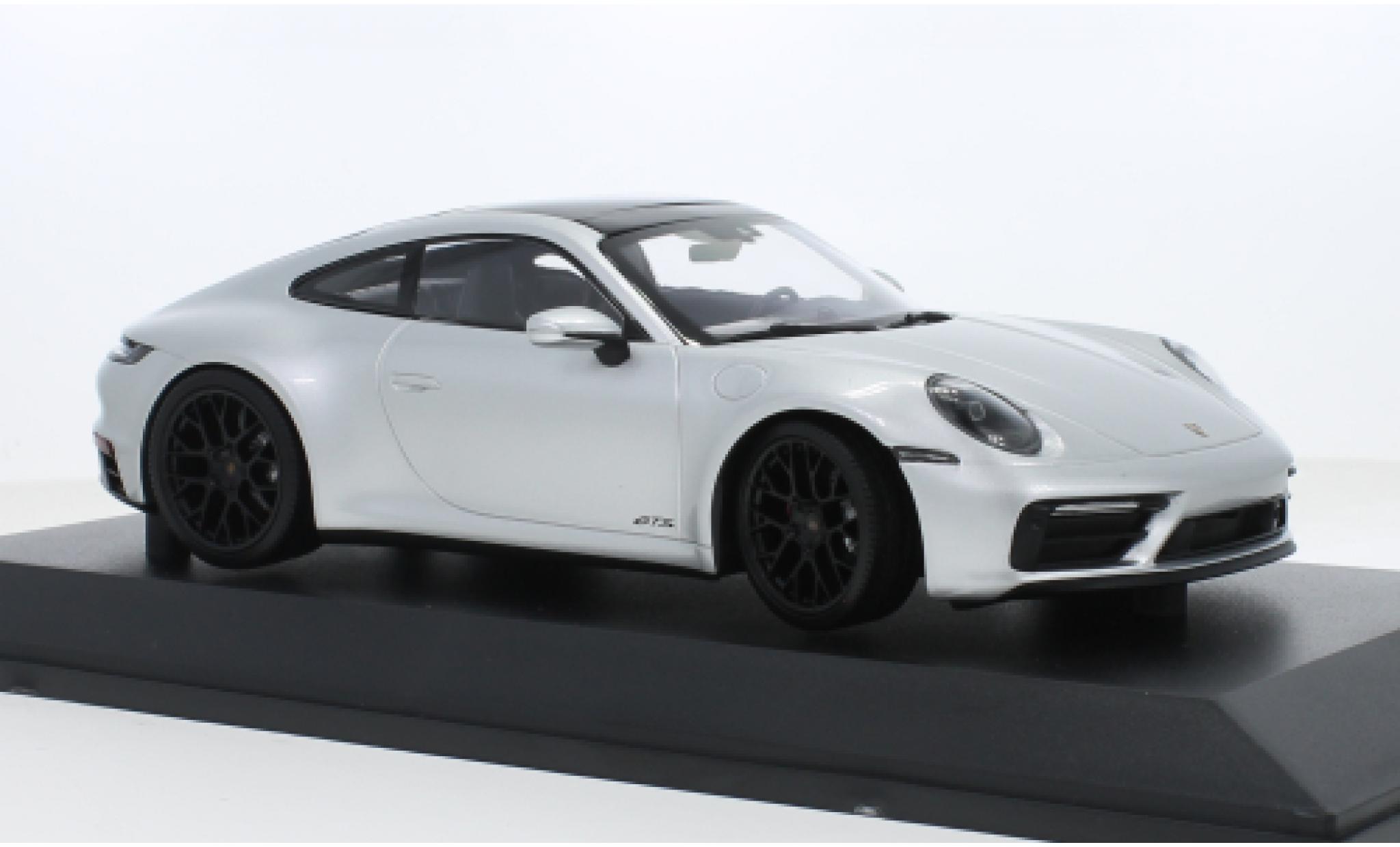 Porsche 992 GTS 1/18 Minichamps 911  Carrera 4 grijs 2020 1:18 modelauto