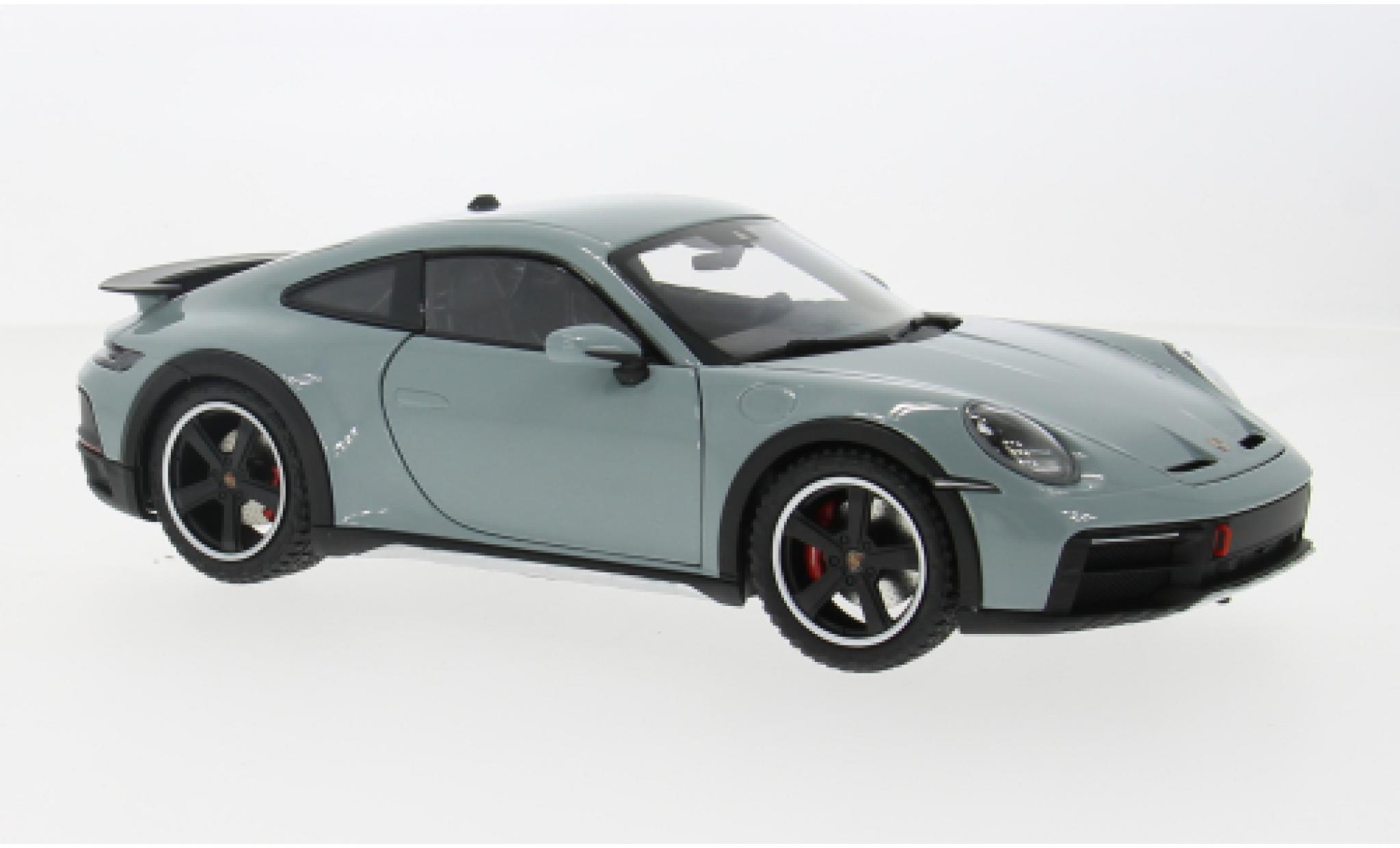 Porsche 992 1/18 Minichamps 911  Dakar metallic groen 2022 1:18 modelauto