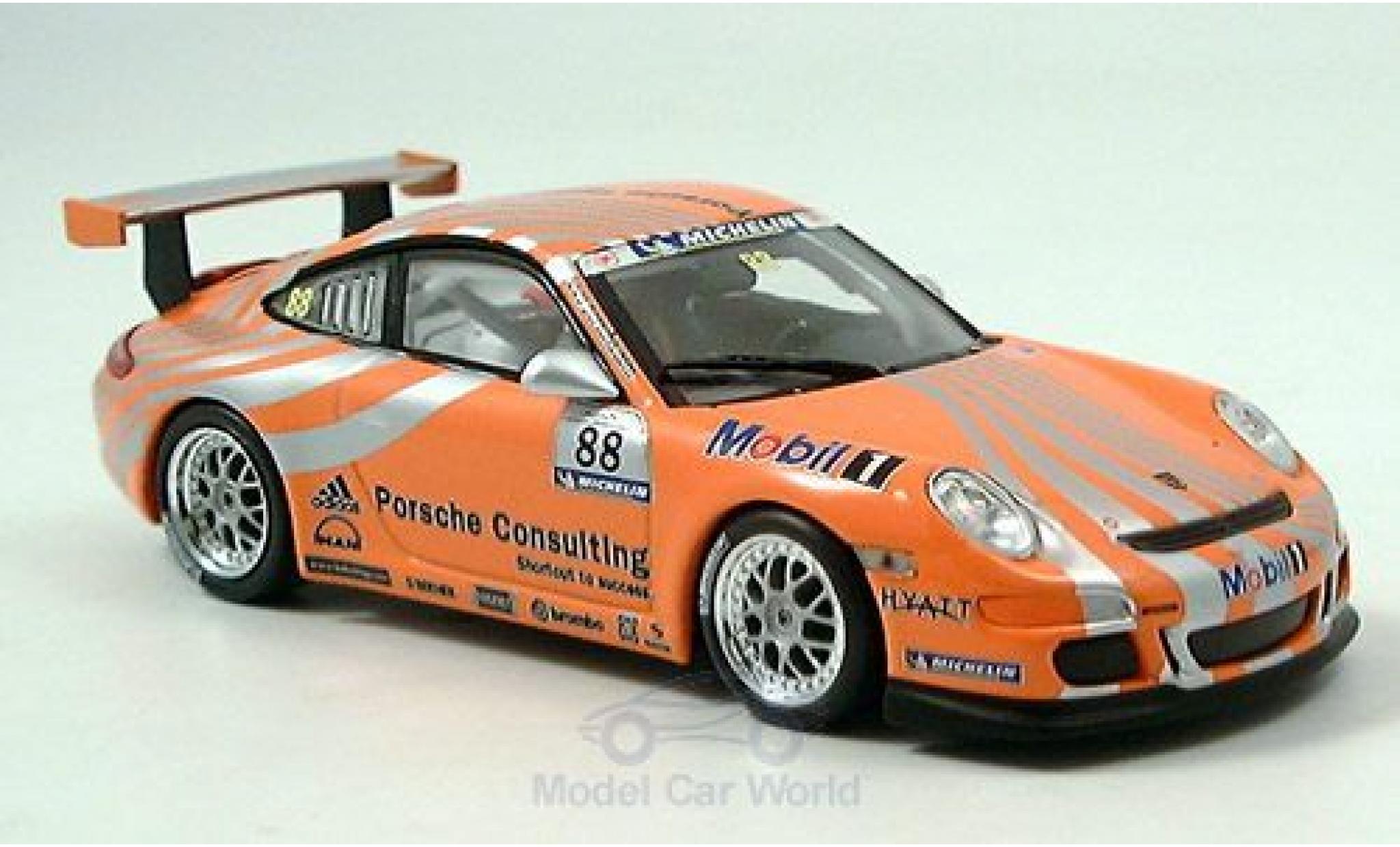 Porsche 997 GT3 1/43 Minichamps 911 () GT3 Racing oranje No.8 modelauto