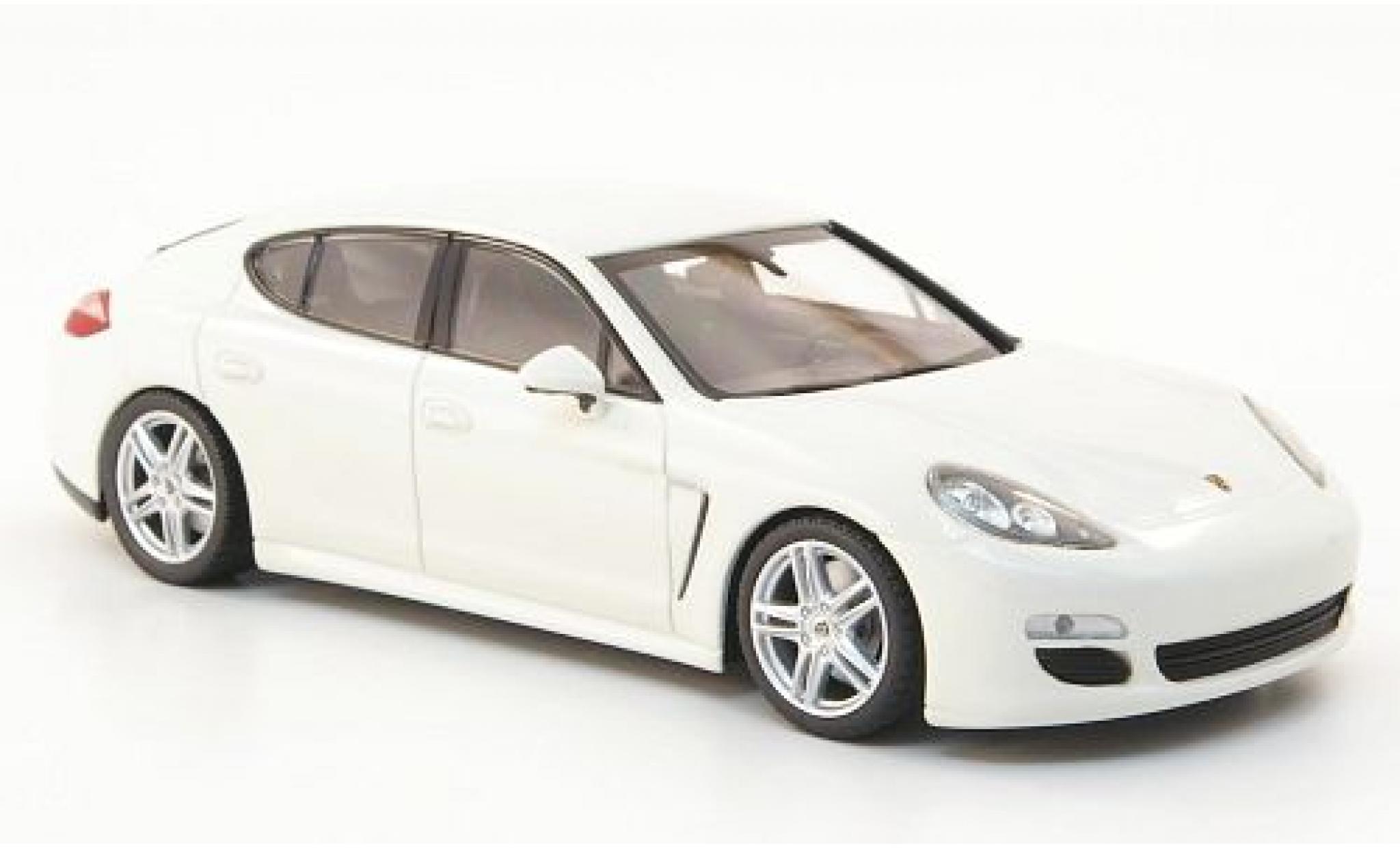 Porsche Panamera 1/43 Minichamps Diesel wit 2010 sans Vitrine modelauto
