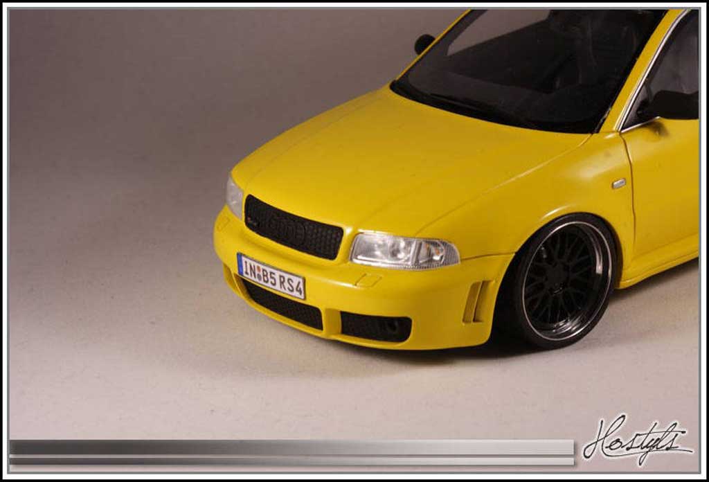 Audi RS4 avant B5 zwart and Yellow 1/18 Ottomobile