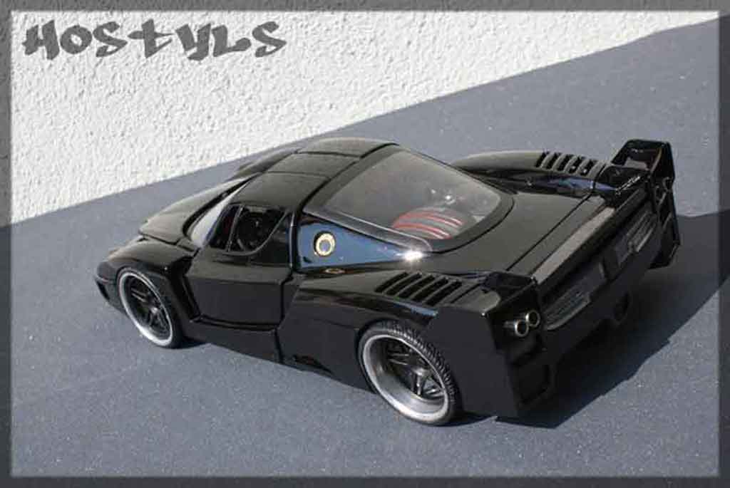 Ferrari Enzo FXX 1/18 Hot Wheels FXX street racing black modelauto