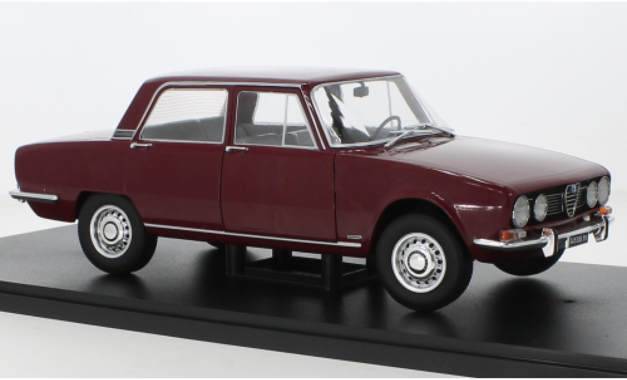 Alfa Romeo 1750 1/18 Mitica Berlina rood 1968 modelauto