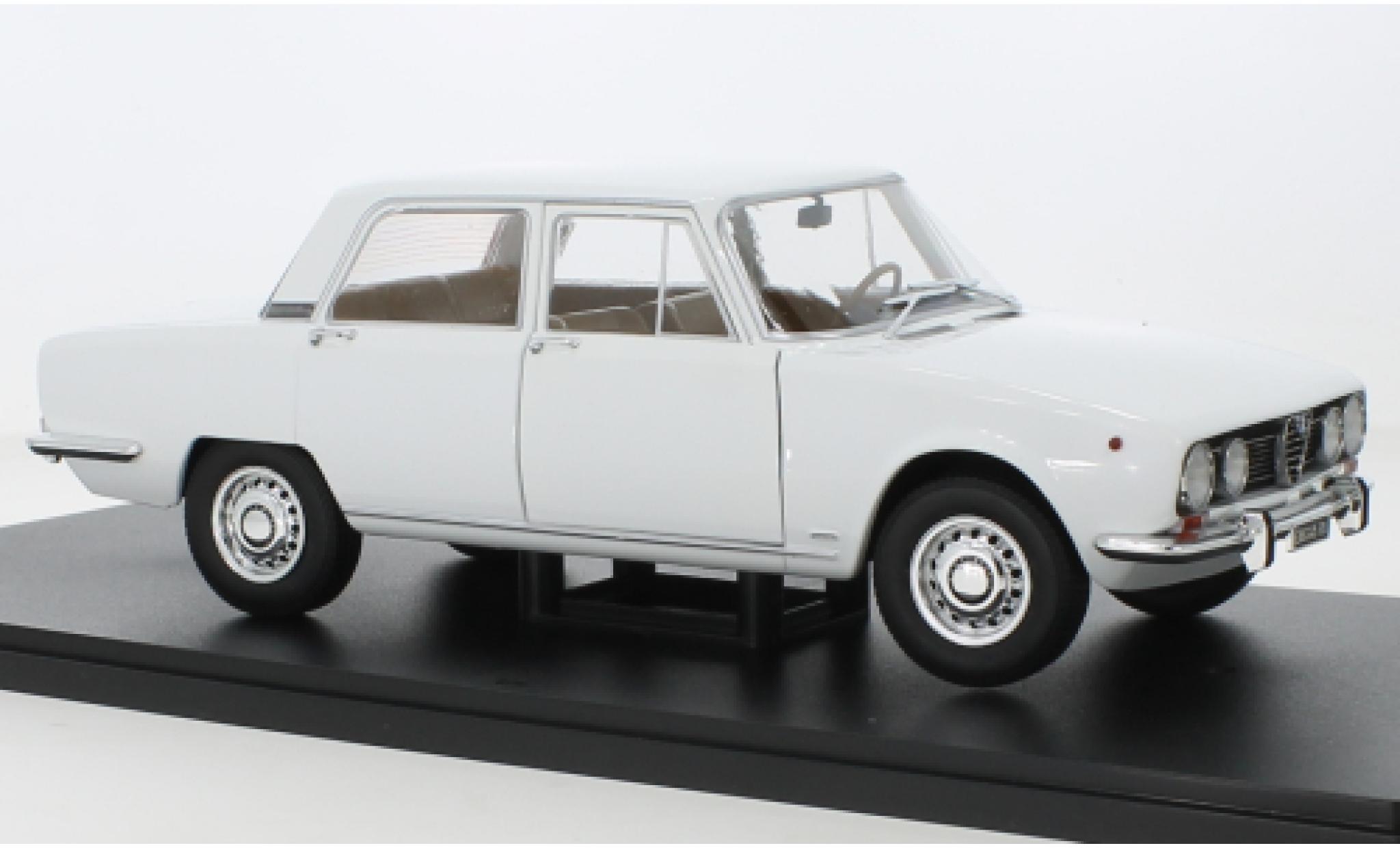 Alfa Romeo 1750 1/18 Mitica Berlina wit 1969 modelauto